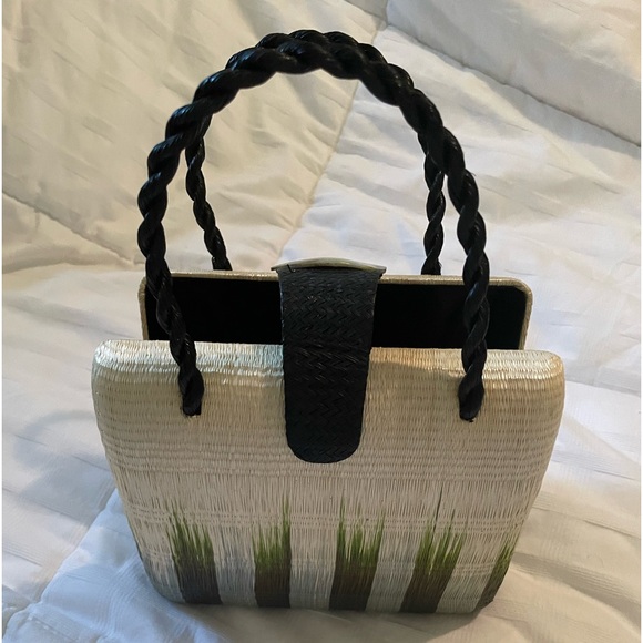 VIZA purse-one of a kind-gorgeous-new w/o tag-summer time-smoke/pet free home - Picture 9 of 10